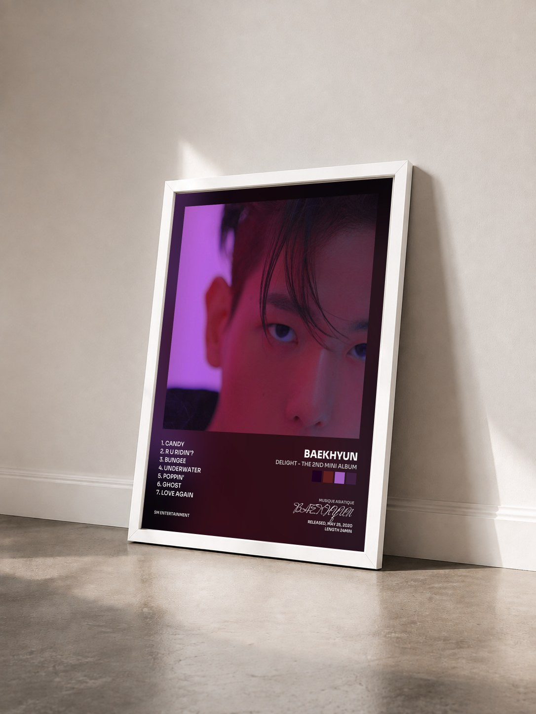 #blanc Tableau de l'album Delight - The 2nd Mini Album de BAEKHYUN vu de trois quarts, cadre blanc