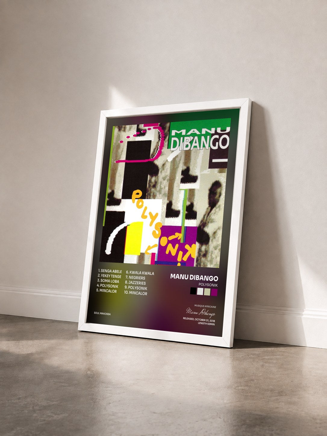 #blanc Tableau de l'album Polysonik de Manu Dibango vu de trois quarts, cadre blanc