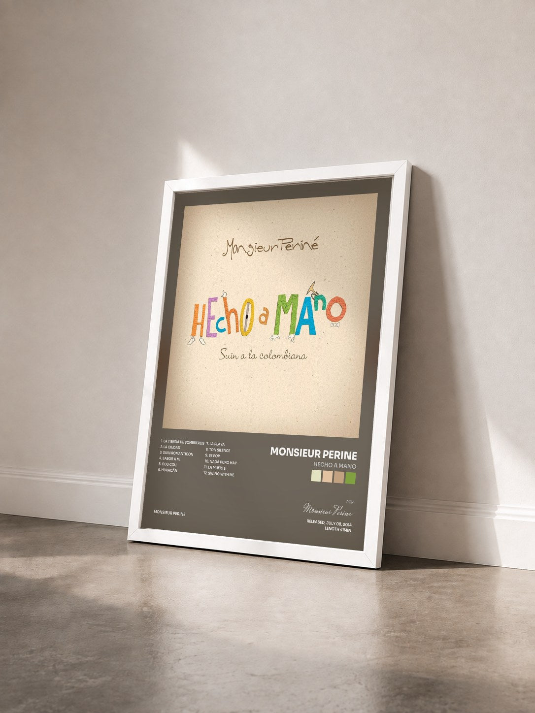 #blanc Tableau de l'album Hecho a Mano de Monsieur Perine vu de trois quarts, cadre blanc