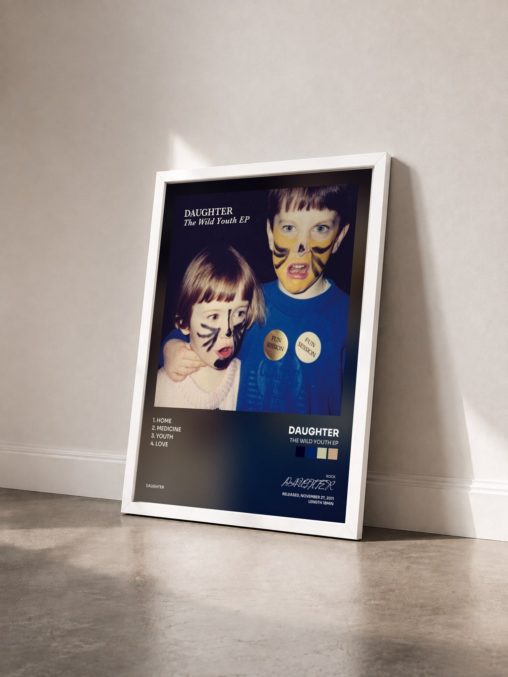 #blanc Tableau de l'album The Wild Youth EP de DAUGHTER vu de trois quarts, cadre blanc