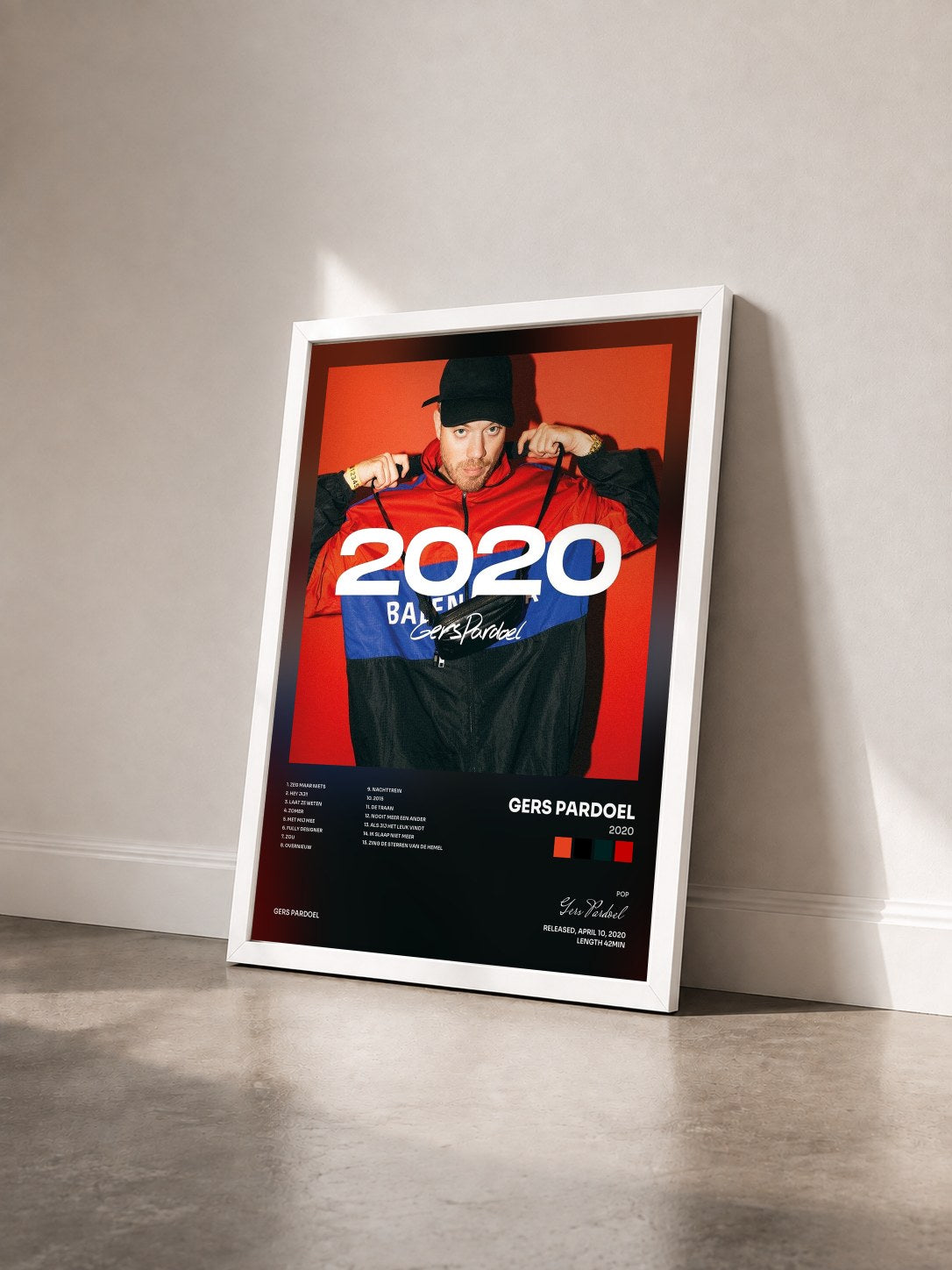 #blanc Tableau de l'album 2020 de Gers Pardoel vu de trois quarts, cadre blanc