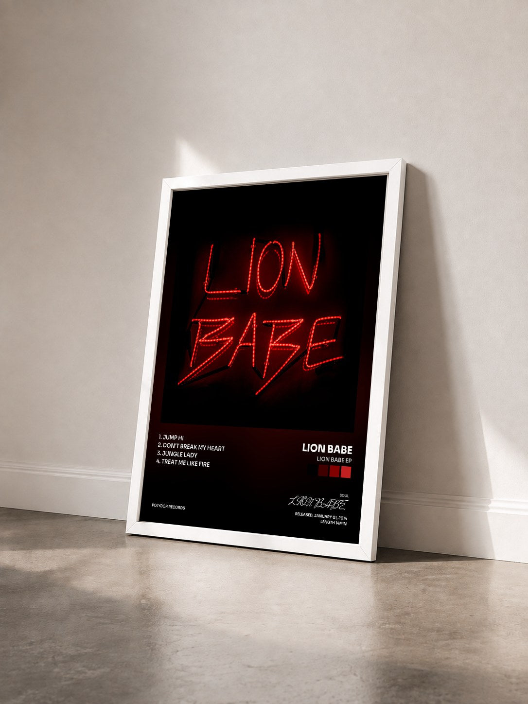 #blanc Tableau de l'album LION BABE EP de LION BABE vu de trois quarts, cadre blanc