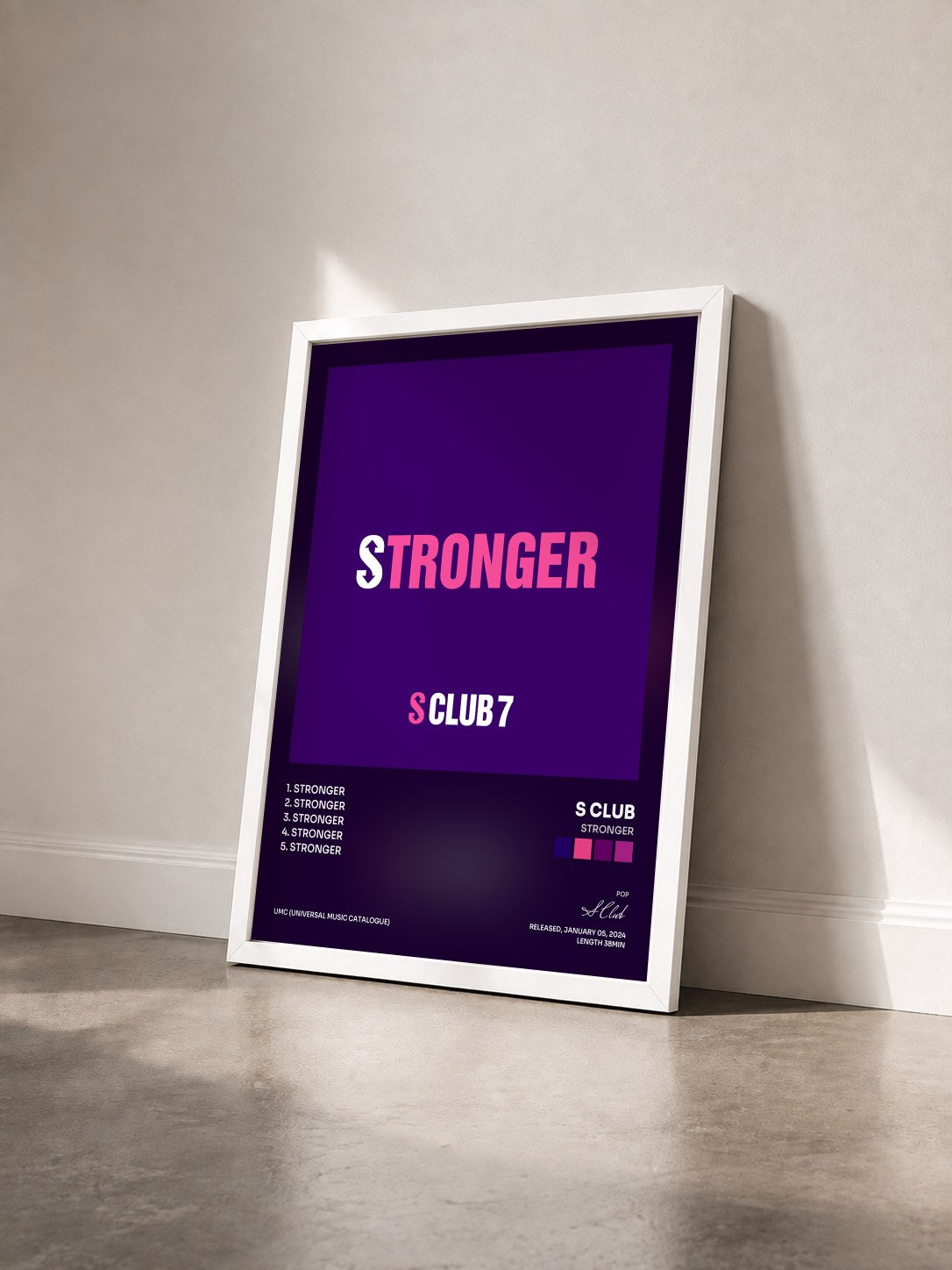 #blanc Tableau de l'album Stronger de S Club vu de trois quarts, cadre blanc