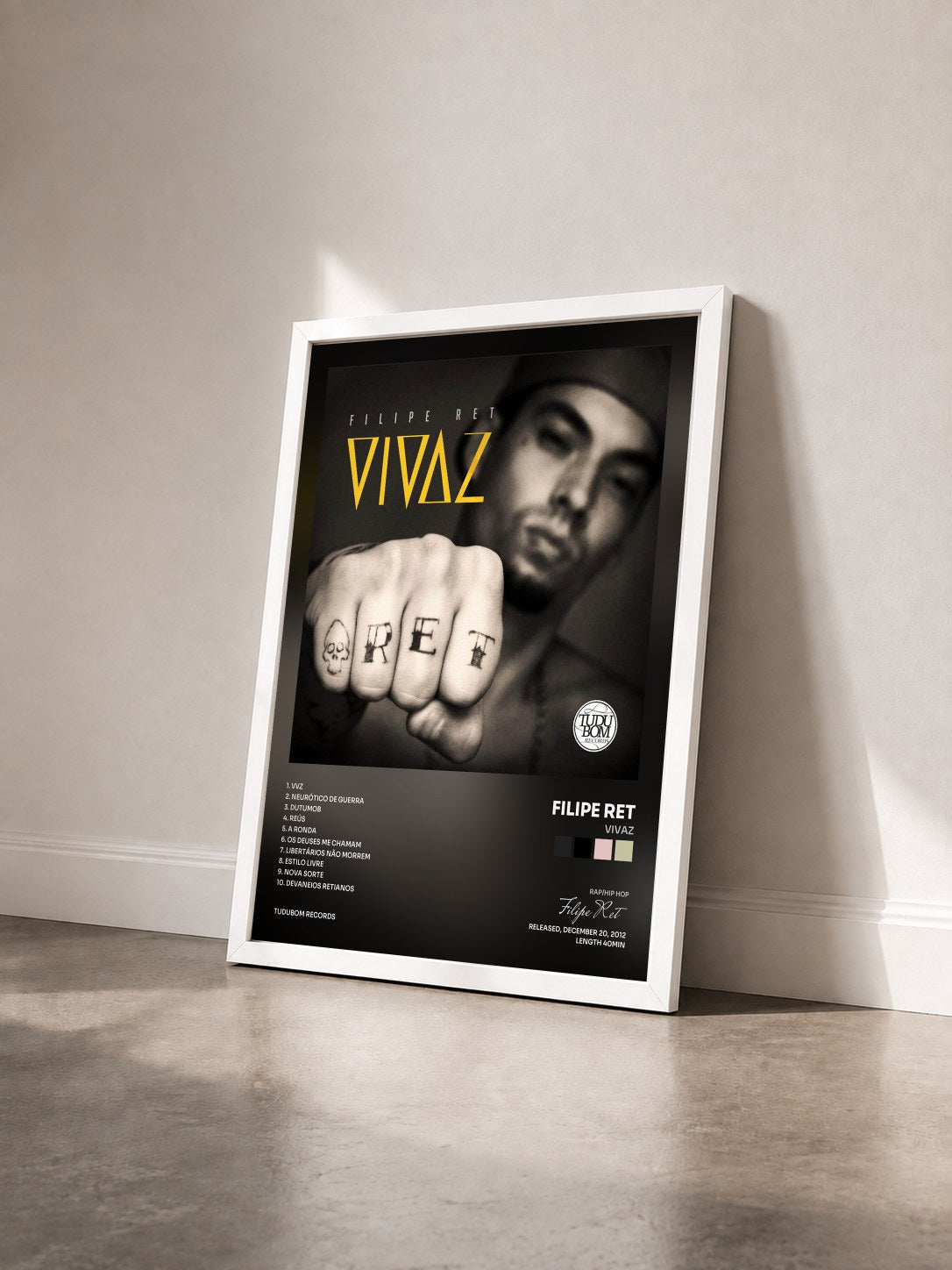 #blanc Tableau de l'album Vivaz de Filipe Ret vu de trois quarts, cadre blanc
