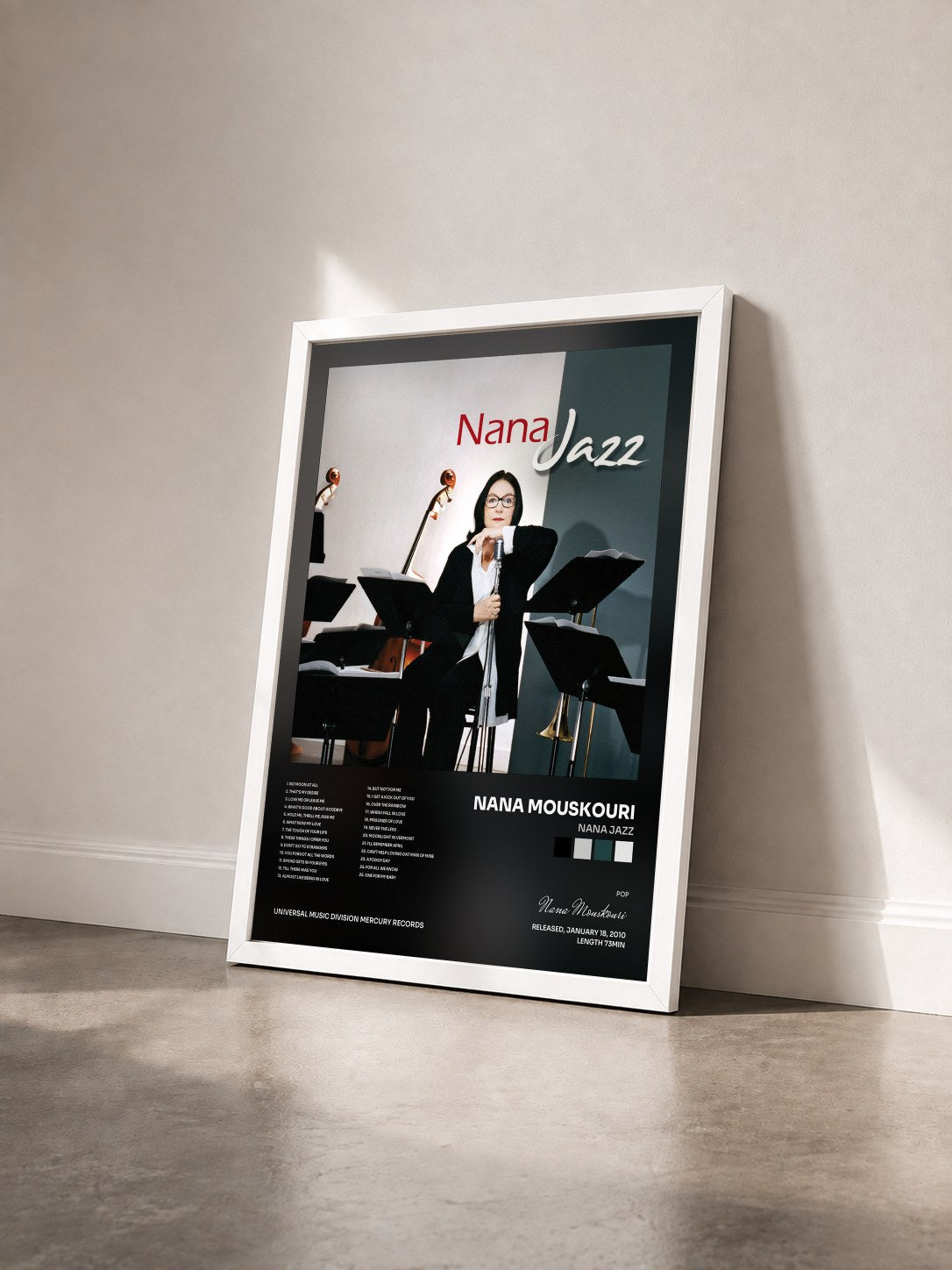 #blanc Tableau de l'album Nana Jazz de Nana Mouskouri vu de trois quarts, cadre blanc