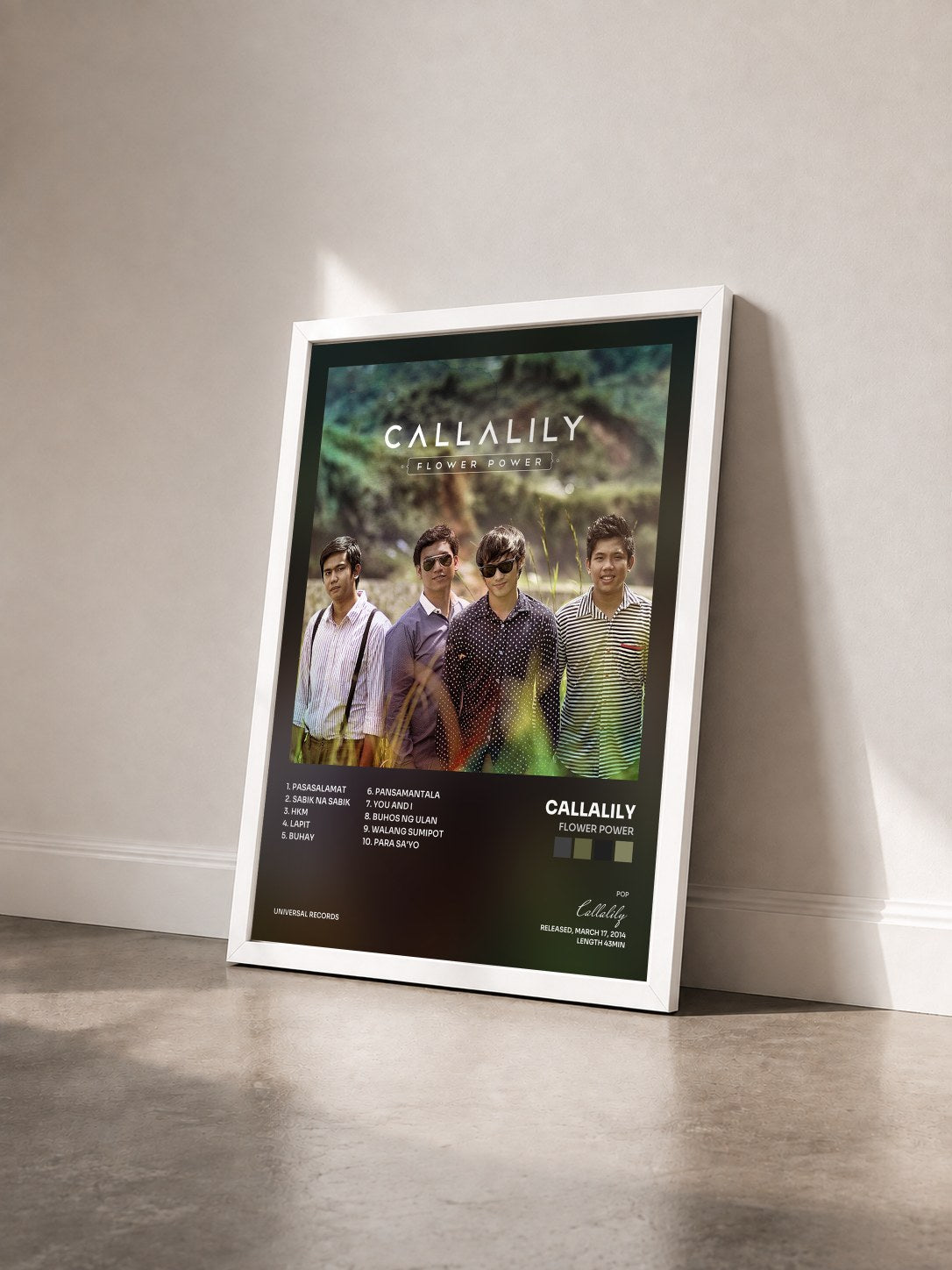 #blanc Tableau de l'album Flower Power de Callalily vu de trois quarts, cadre blanc