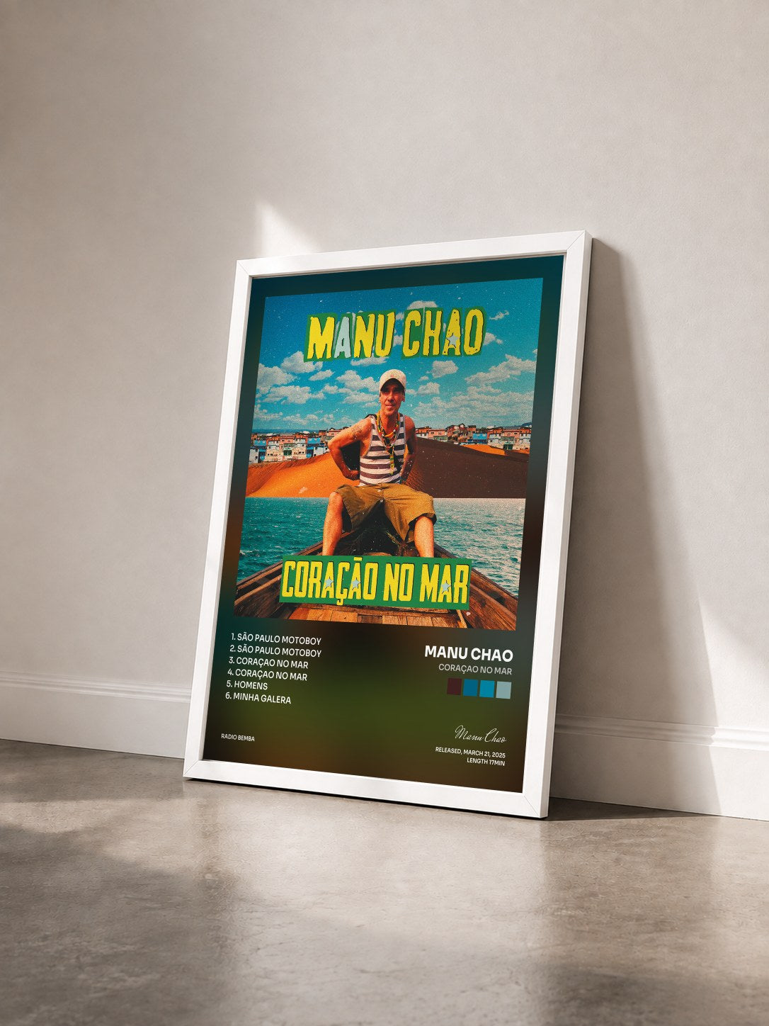 #blanc Tableau de l'album Coraçao No Mar de Manu Chao vu de trois quarts, cadre blanc