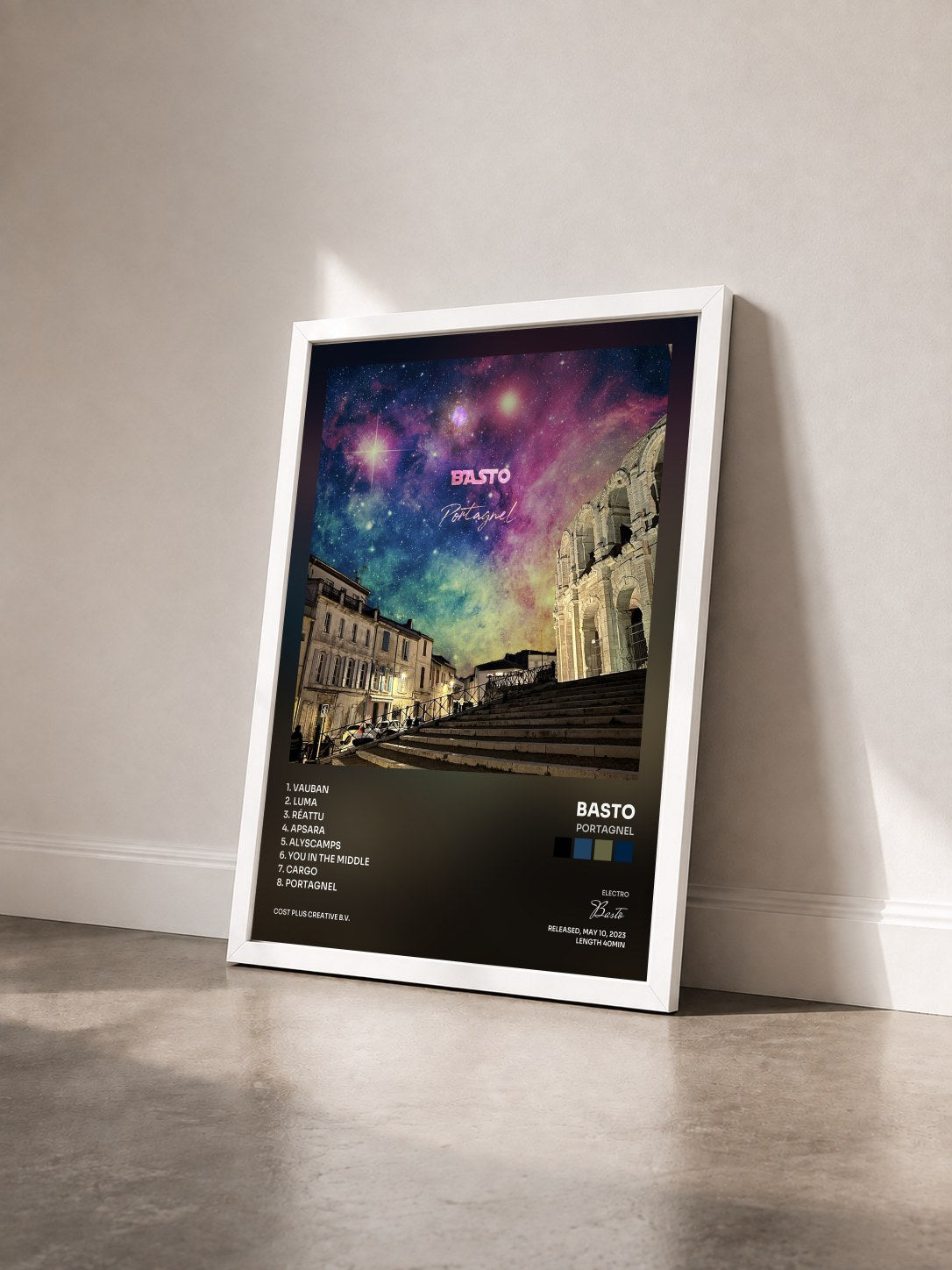 #blanc Tableau de l'album Portagnel de Basto vu de trois quarts, cadre blanc