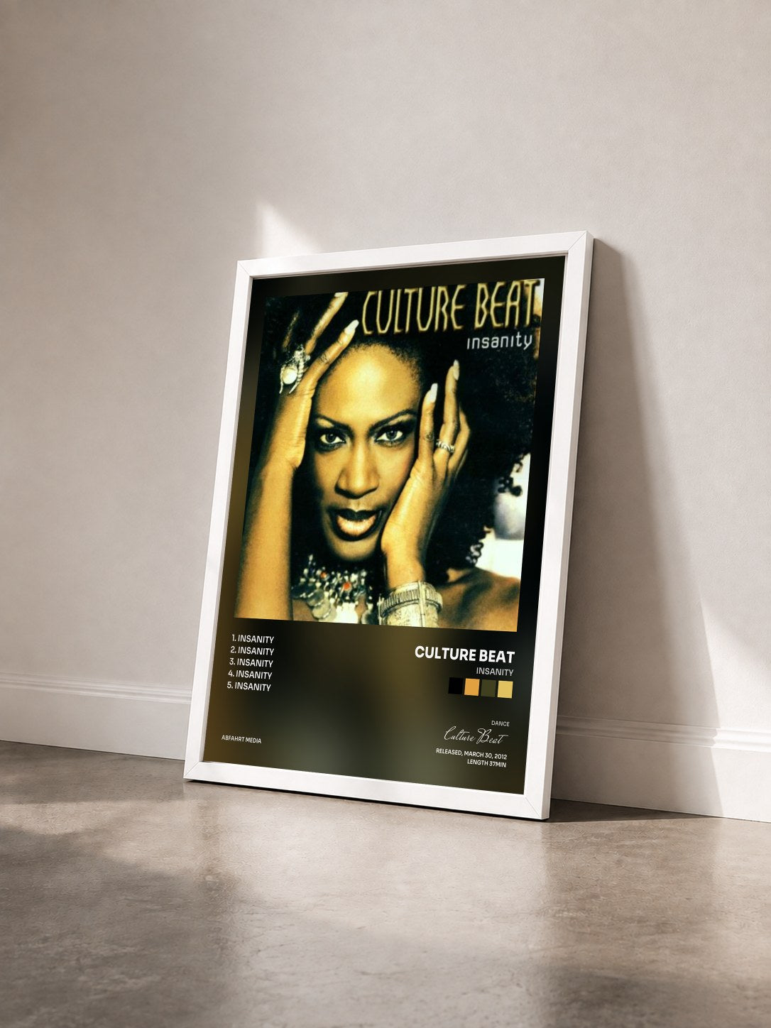 #blanc Tableau de l'album Insanity de Culture Beat vu de trois quarts, cadre blanc