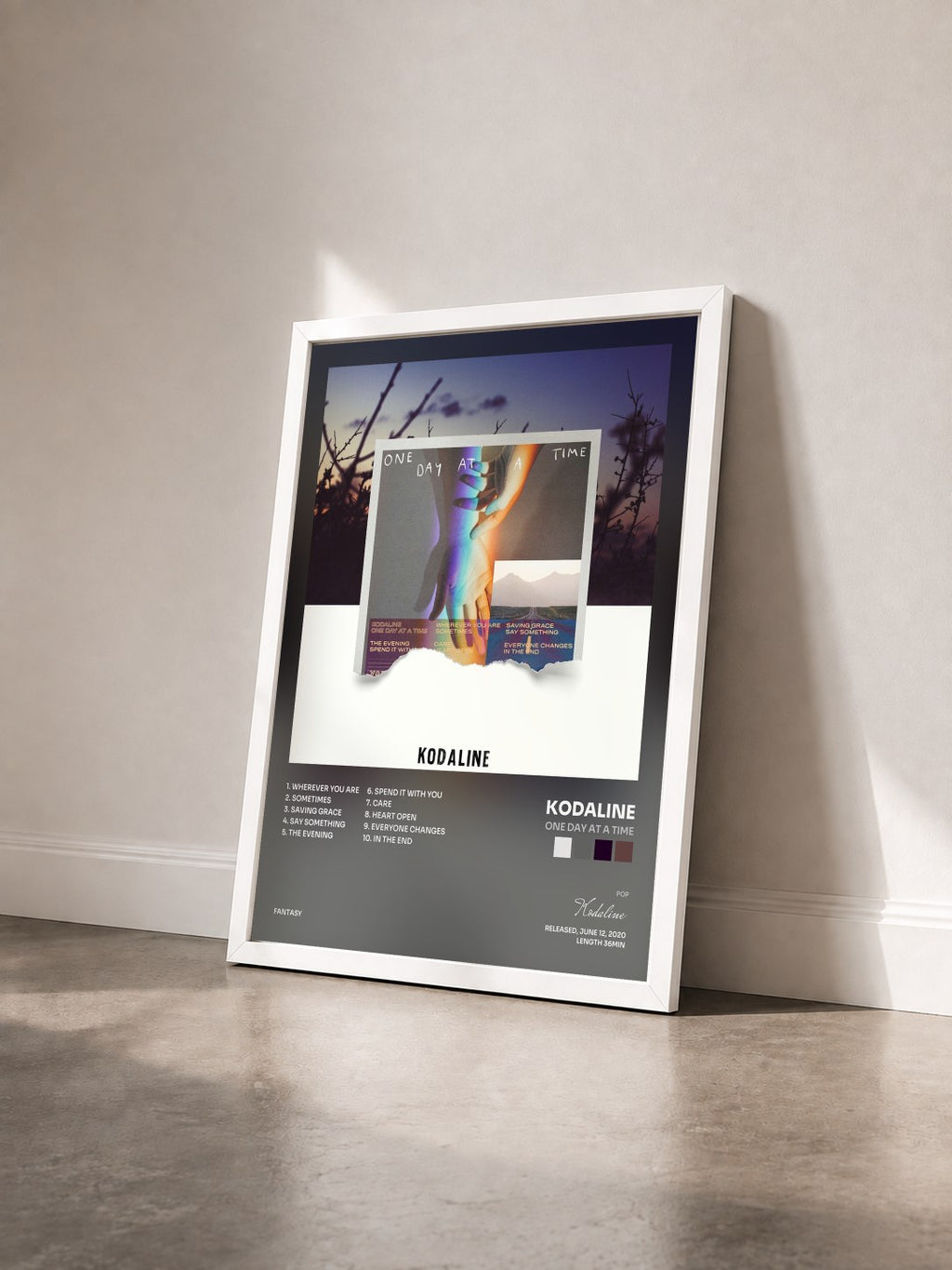#blanc One Day At A Time di Kodaline in stampa incorniciata vista di tre quarti, cornice bianca
