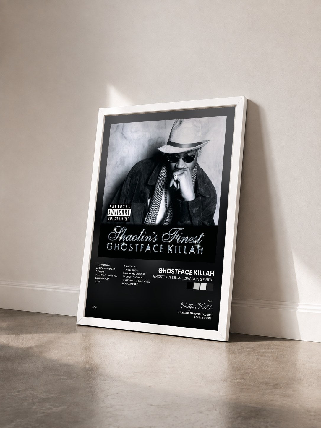#blanc Tableau de l'album Ghostface Killah...Shaolin's Finest de Ghostface Killah vu de trois quarts, cadre blanc
