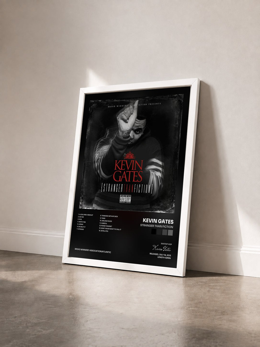 #blanc Tableau de l'album Stranger Than Fiction de Kevin Gates vu de trois quarts, cadre blanc