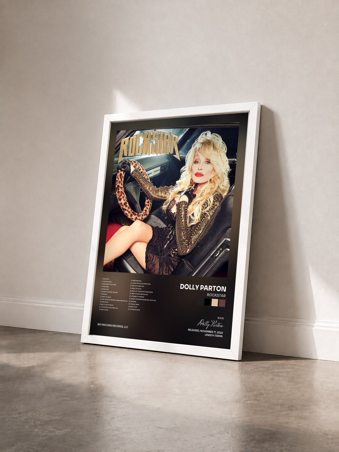 #blanc Tableau de l'album Rockstar de Dolly Parton vu de trois quarts, cadre blanc