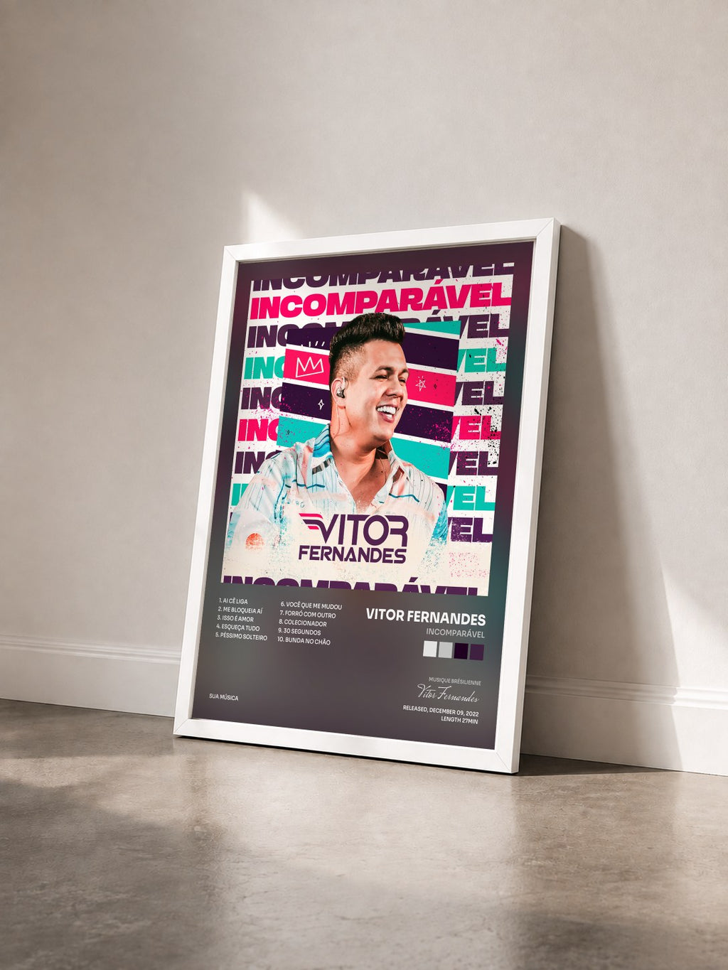 #blanc Tableau de l'album Incomparável de Vitor Fernandes vu de trois quarts, cadre blanc