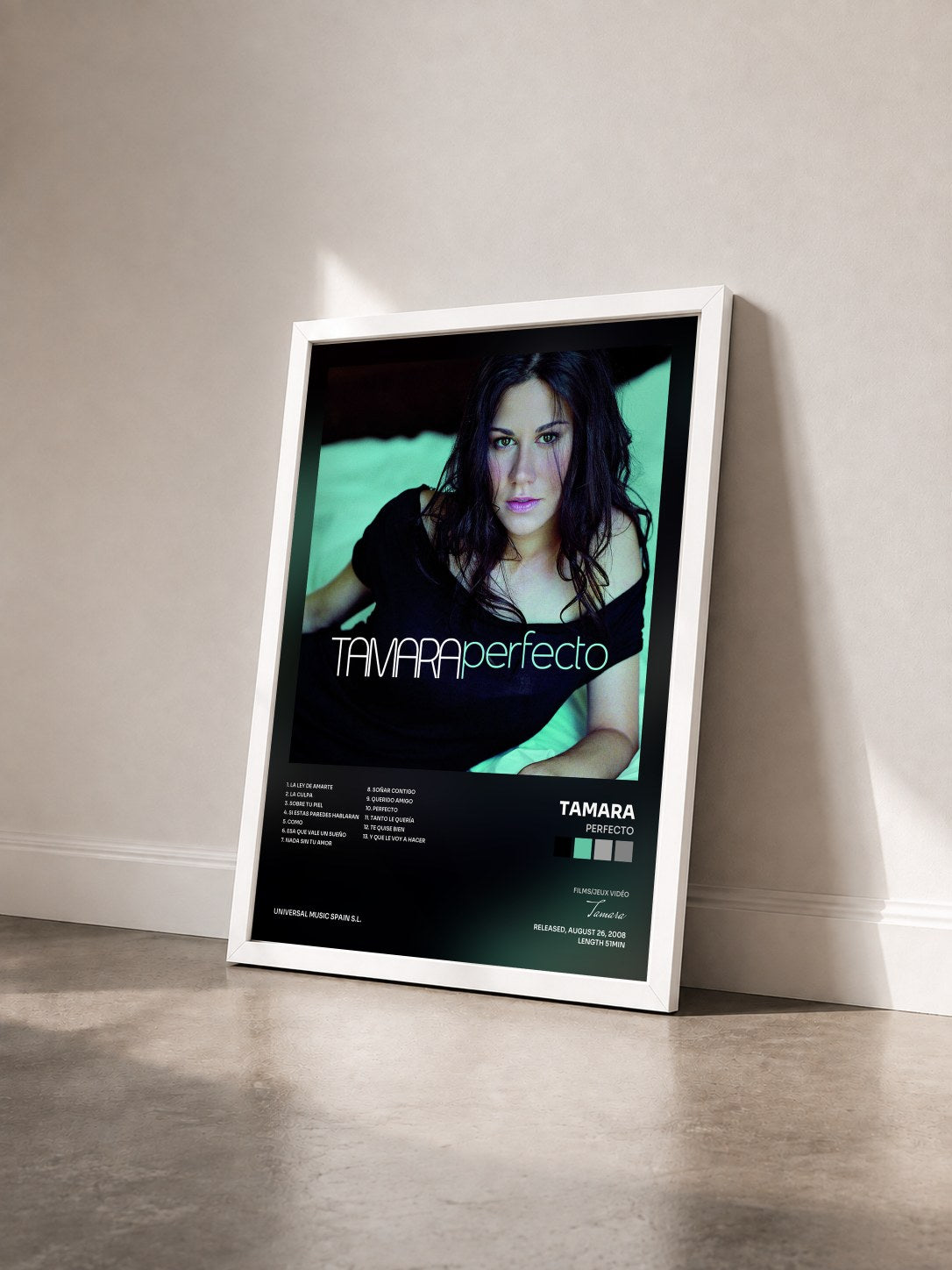 #blanc Tableau de l'album Perfecto de Tamara vu de trois quarts, cadre blanc