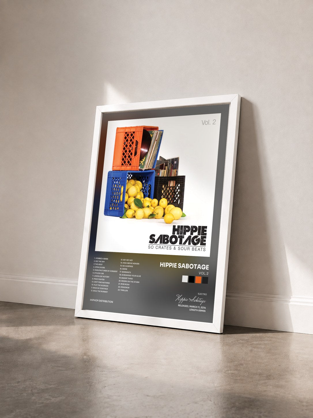 #blanc Tableau de l'album Vol. 2 de Hippie Sabotage vu de trois quarts, cadre blanc