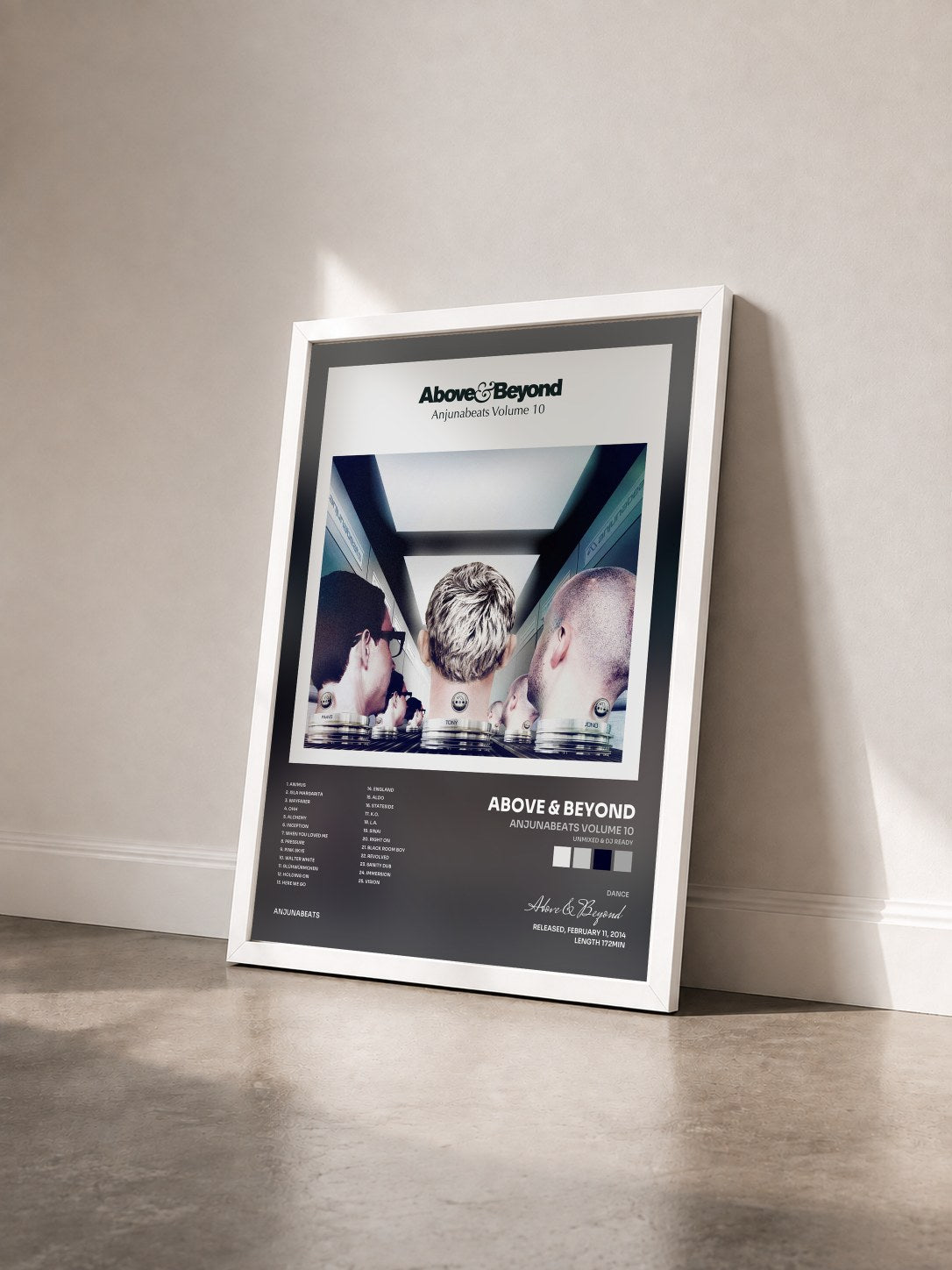 #blanc Tableau de l'album Anjunabeats Volume 10 (Unmixed & DJ Ready) de Above & Beyond vu de trois quarts, cadre blanc