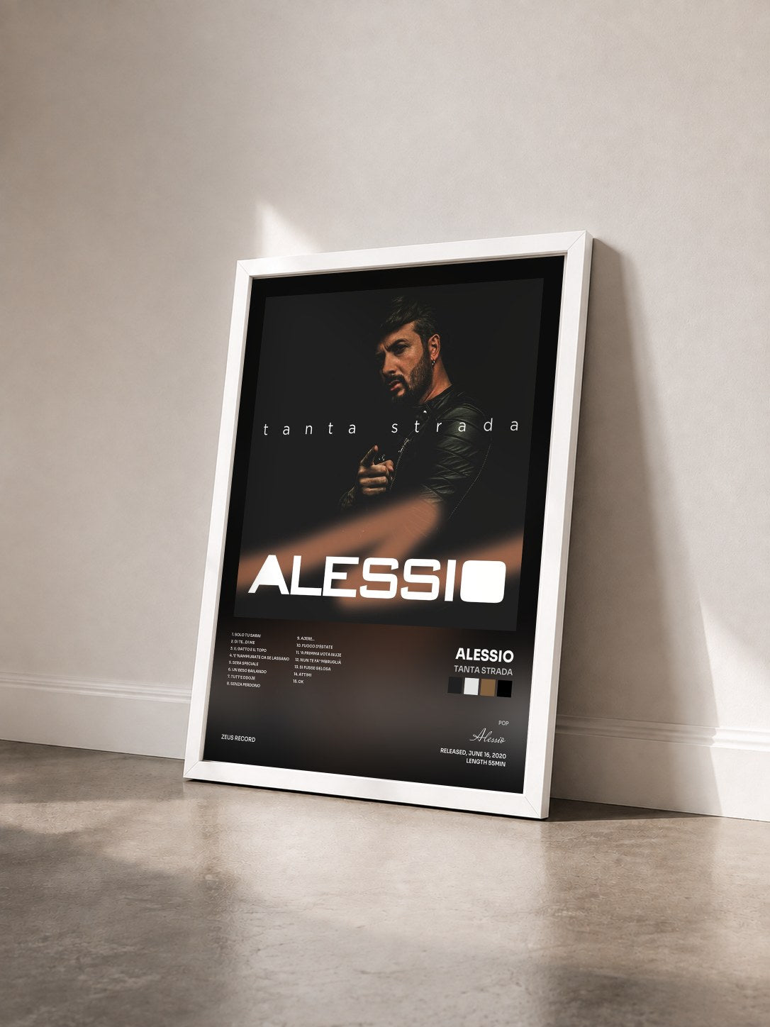 #blanc Tableau de l'album Tanta strada de Alessio vu de trois quarts, cadre blanc