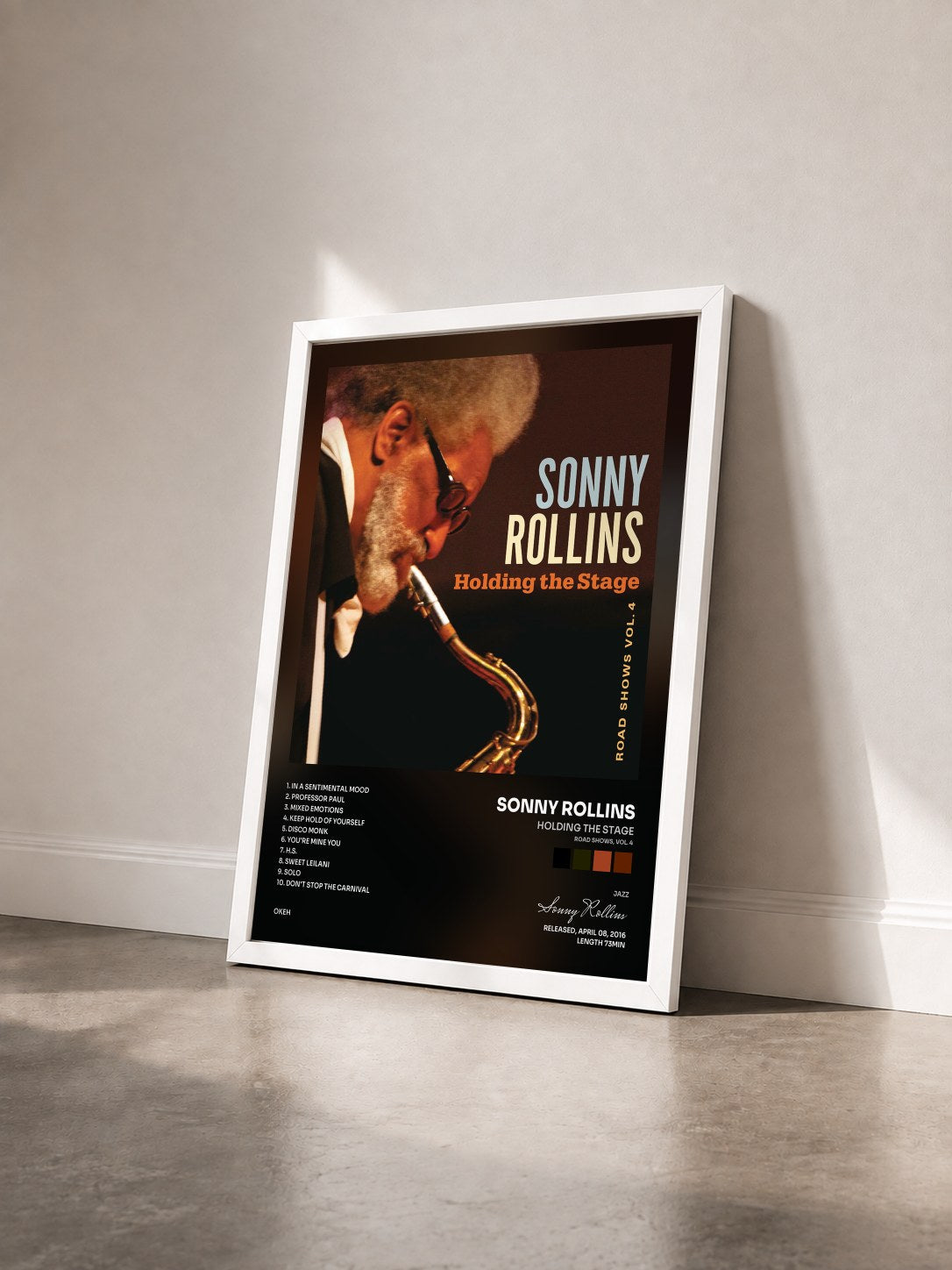 #blanc Tableau de l'album Holding the Stage (Road Shows, Vol. 4) de Sonny Rollins vu de trois quarts, cadre blanc