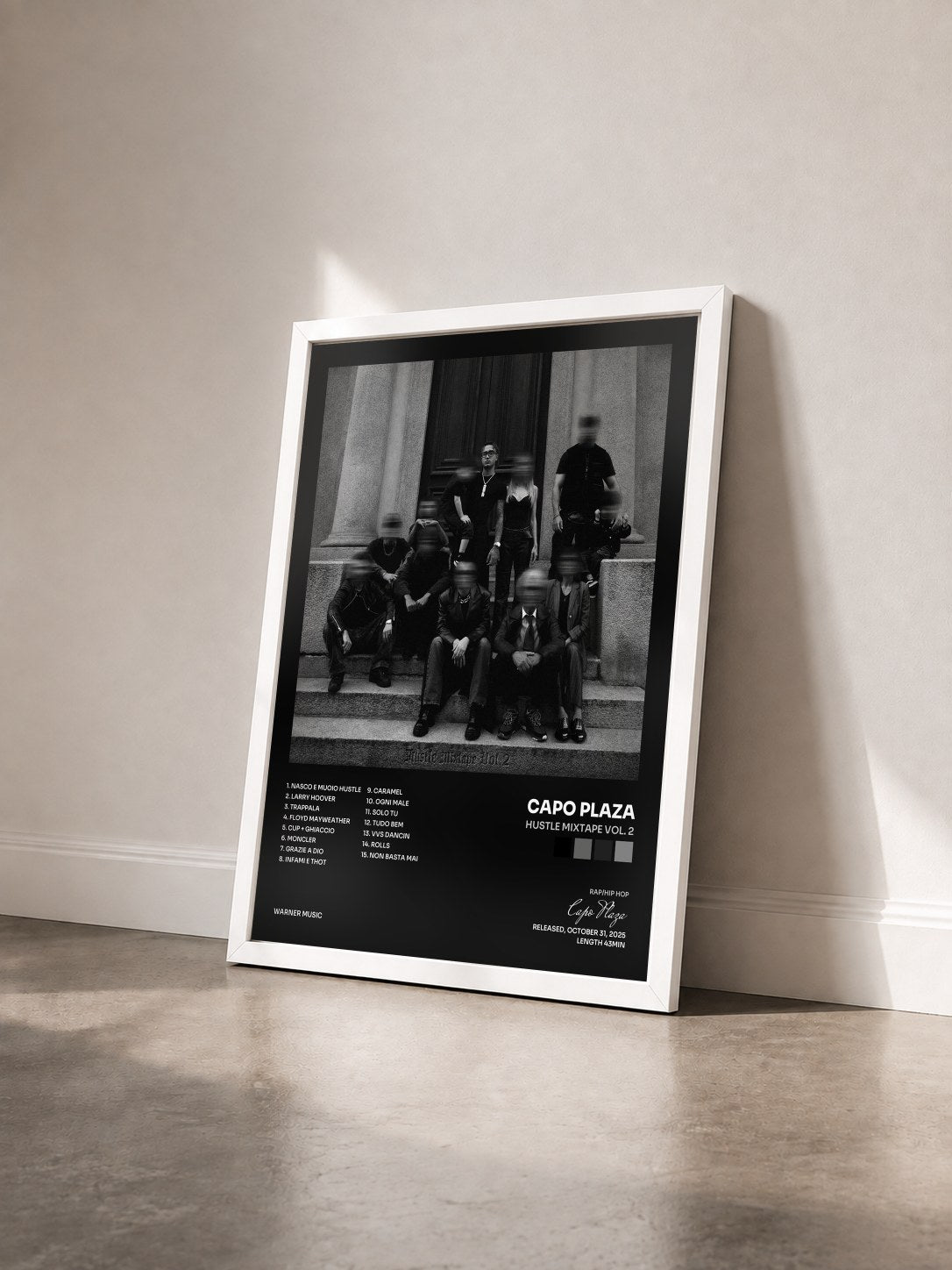 #blanc Tableau de l'album Hustle Mixtape Vol. 2 de Capo Plaza vu de trois quarts, cadre blanc