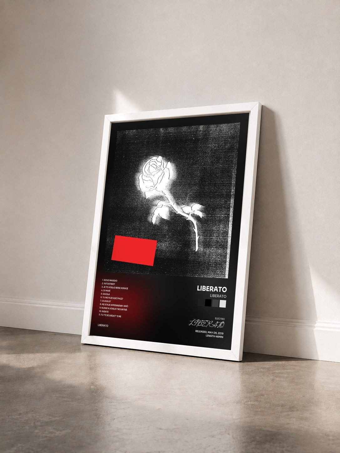 #blanc Tableau de l'album LIBERATO de LIBERATO vu de trois quarts, cadre blanc