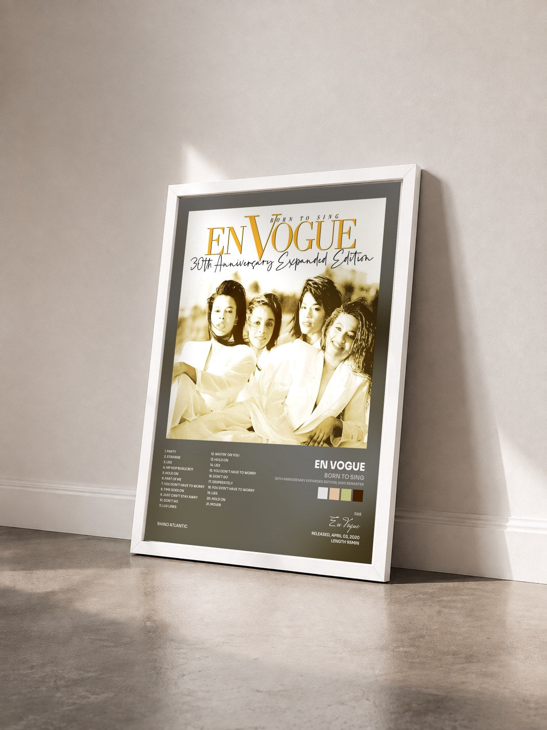 #blanc Tableau de l'album Born to Sing (30th Anniversary Expanded Edition; 2020 Remaster) de En Vogue vu de trois quarts, cadre blanc