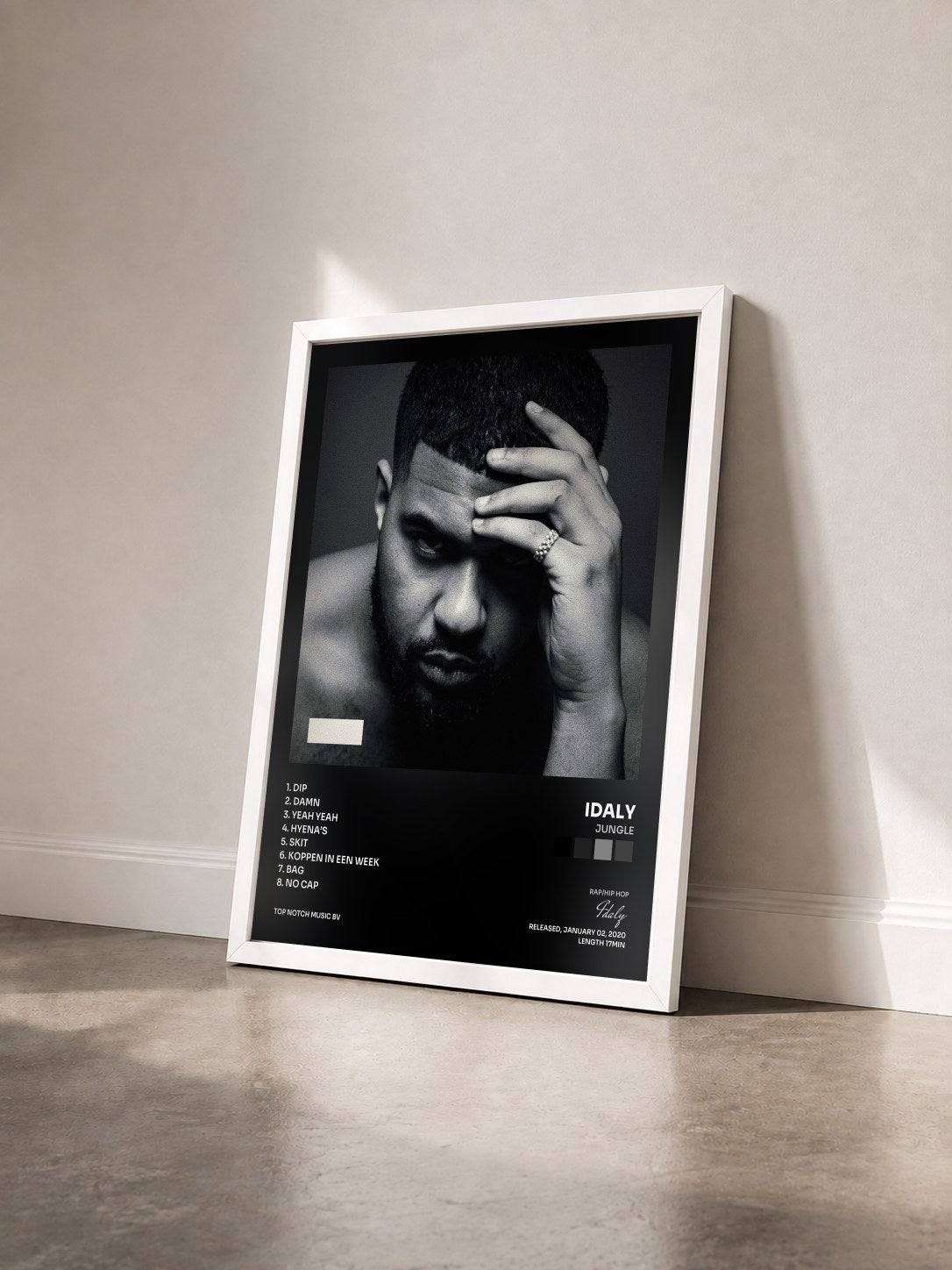#blanc Tableau de l'album Jungle de Idaly vu de trois quarts, cadre blanc