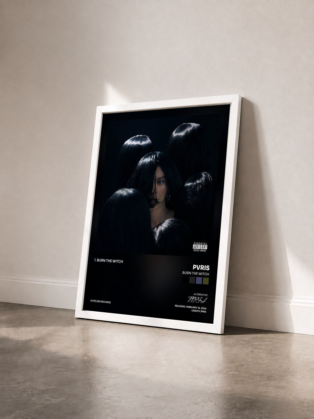 #blanc Tableau de l'album BURN THE WITCH de PVRIS vu de trois quarts, cadre blanc