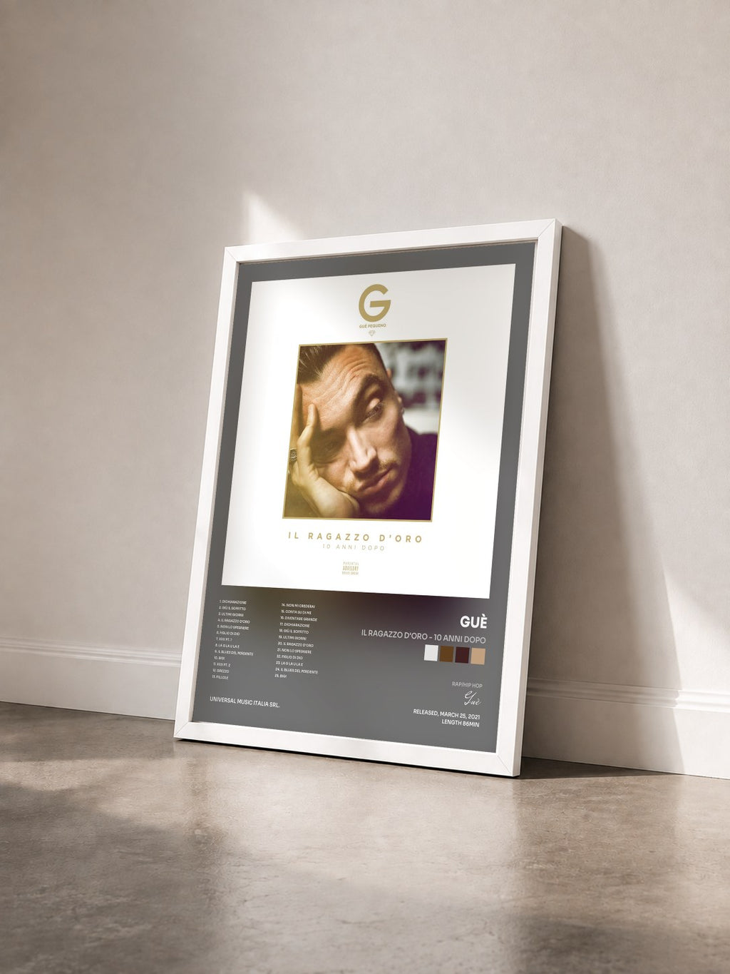 #blanc Tableau de l'album Il Ragazzo D'Oro - 10 Anni Dopo de Guè vu de trois quarts, cadre blanc