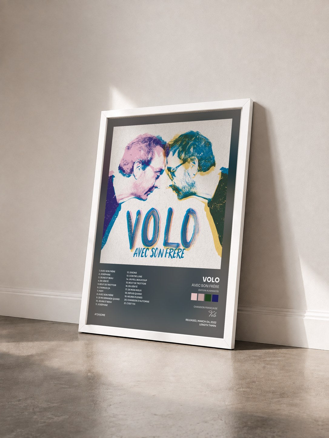 #blanc Tableau de l'album Avec son frère (Édition augmentée) de Volo vu de trois quarts, cadre blanc
