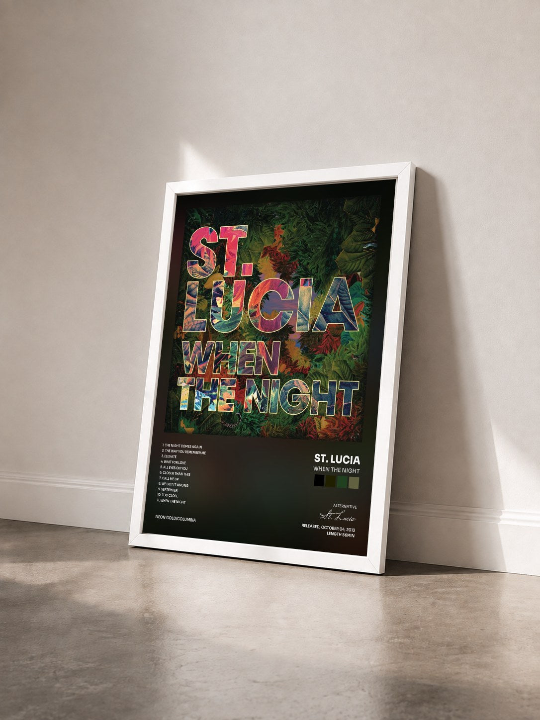 #blanc Tableau de l'album When The Night de St. Lucia vu de trois quarts, cadre blanc