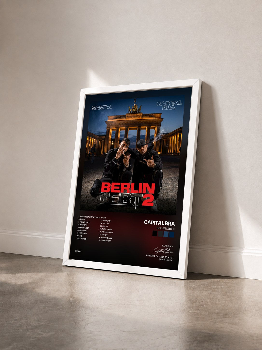 #blanc Tableau de l'album Berlin lebt 2 de Capital Bra vu de trois quarts, cadre blanc