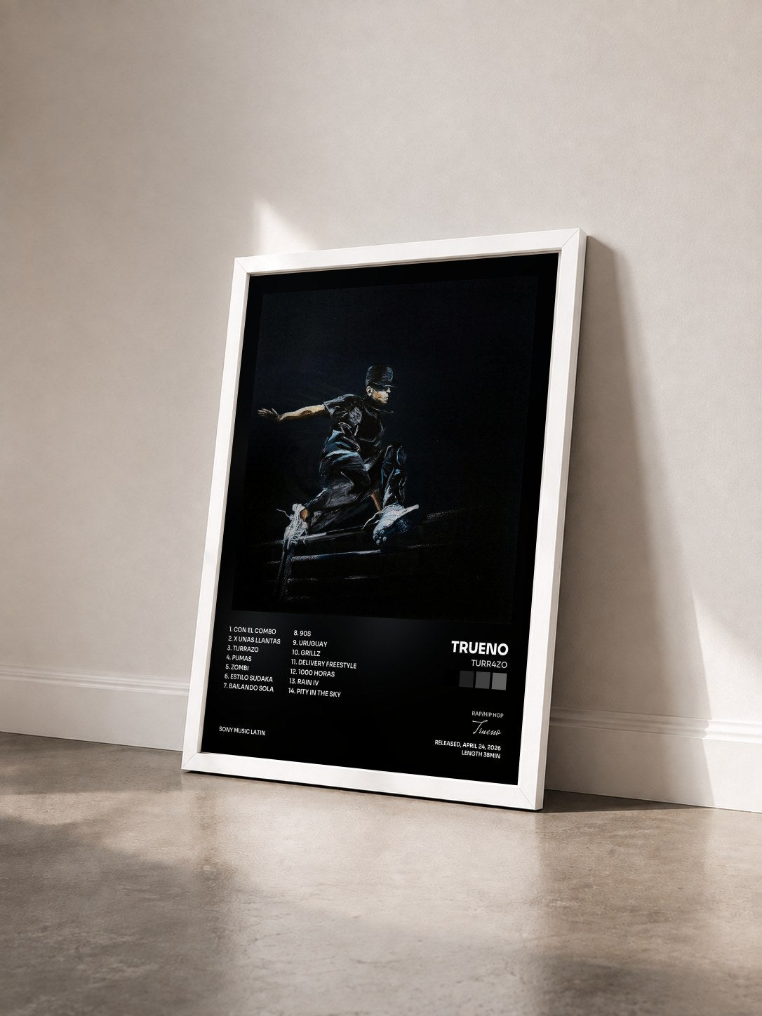 #blanc Tableau de l'album TURR4ZO de Trueno vu de trois quarts, cadre blanc
