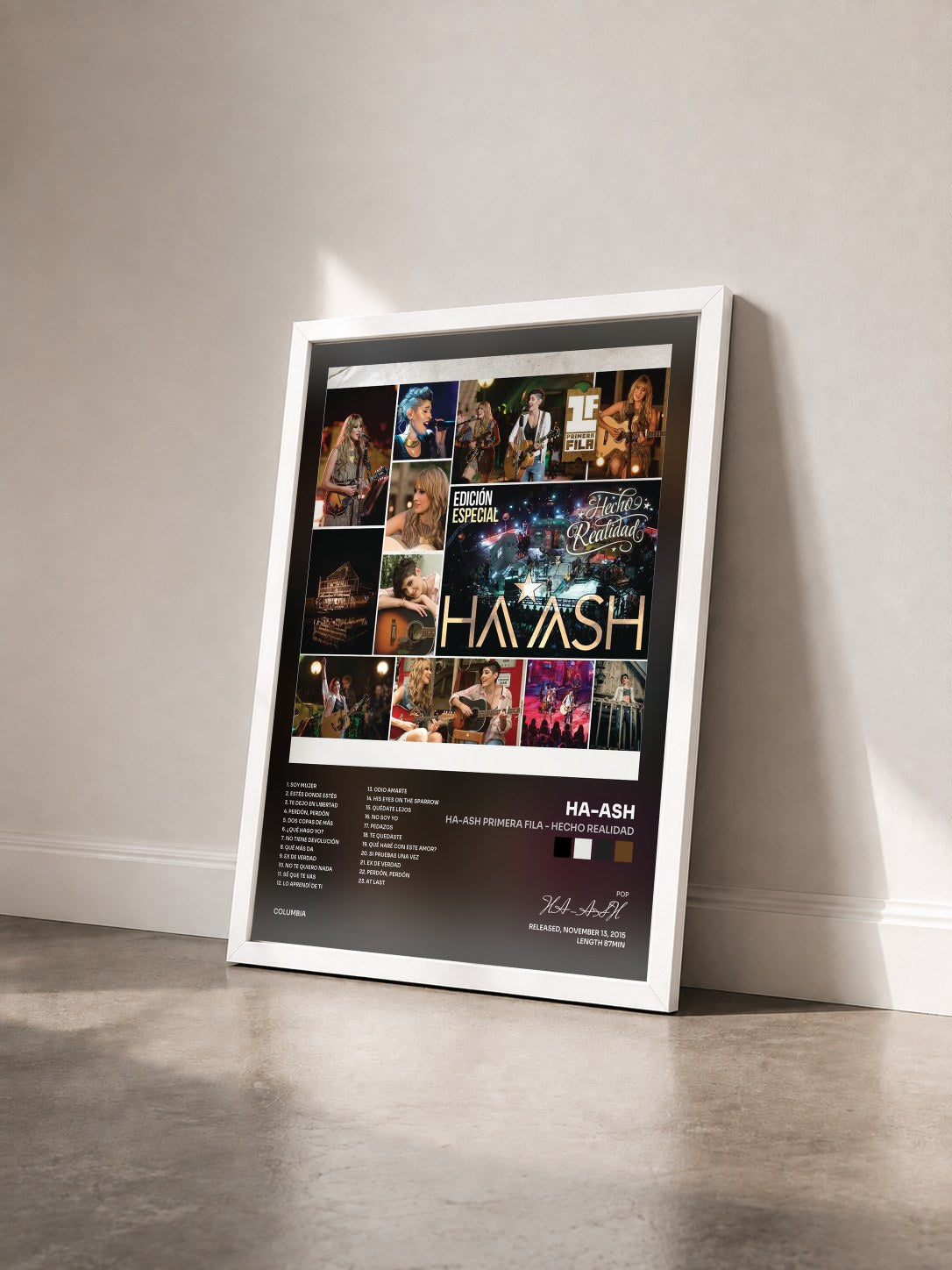 #blanc Tableau de l'album HA-ASH Primera Fila - Hecho Realidad de HA-ASH vu de trois quarts, cadre blanc