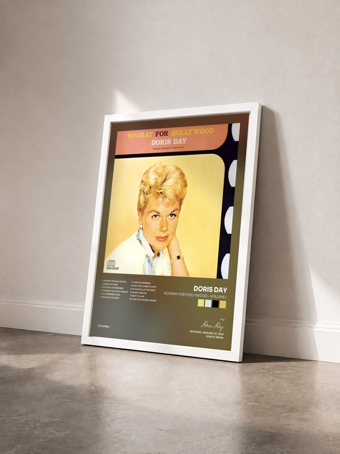 #blanc Tableau de l'album Hooray For Hollywood - Volume I de Doris Day vu de trois quarts, cadre blanc