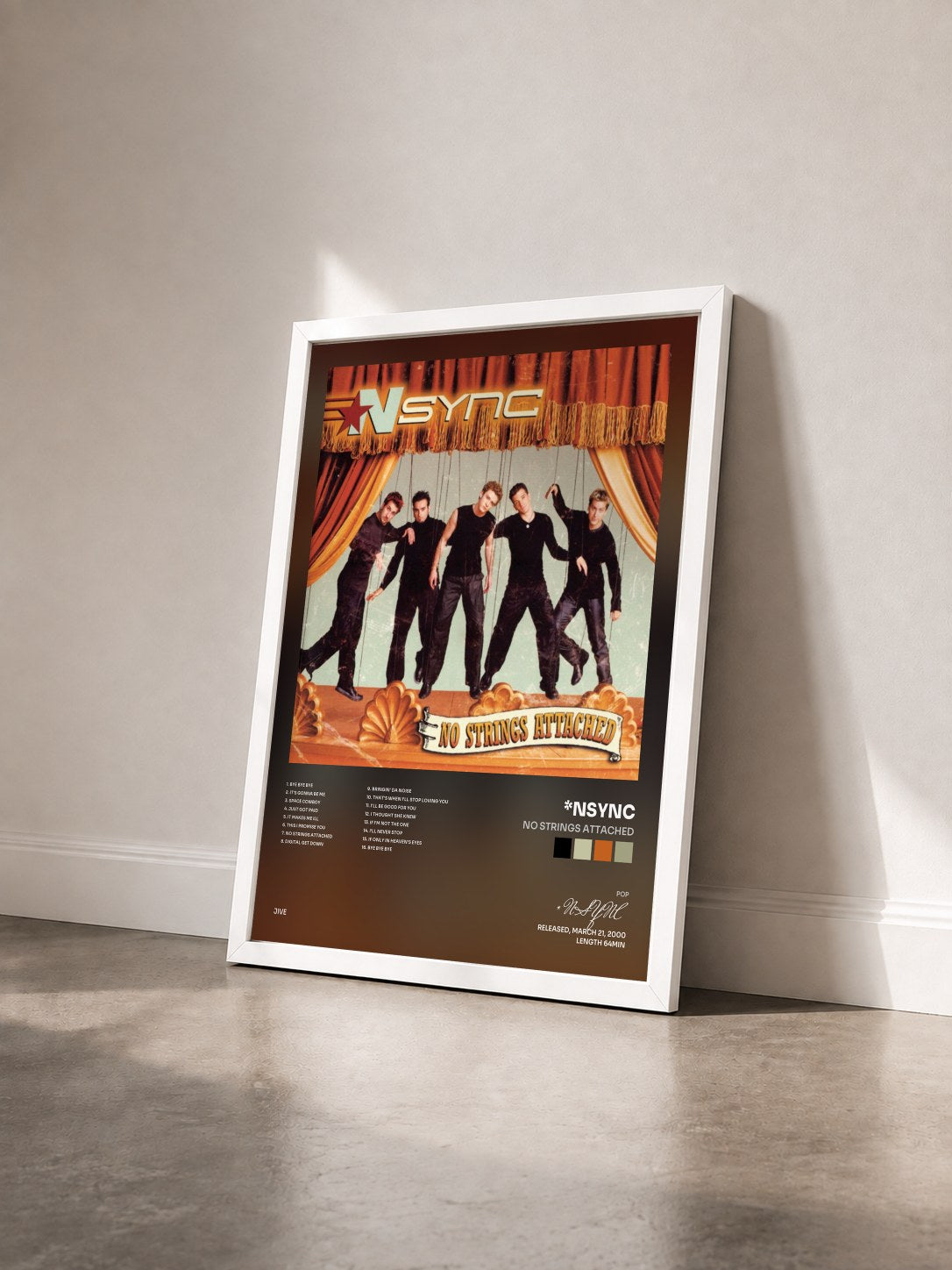 #blanc Tableau de l'album No Strings Attached de *NSYNC vu de trois quarts, cadre blanc