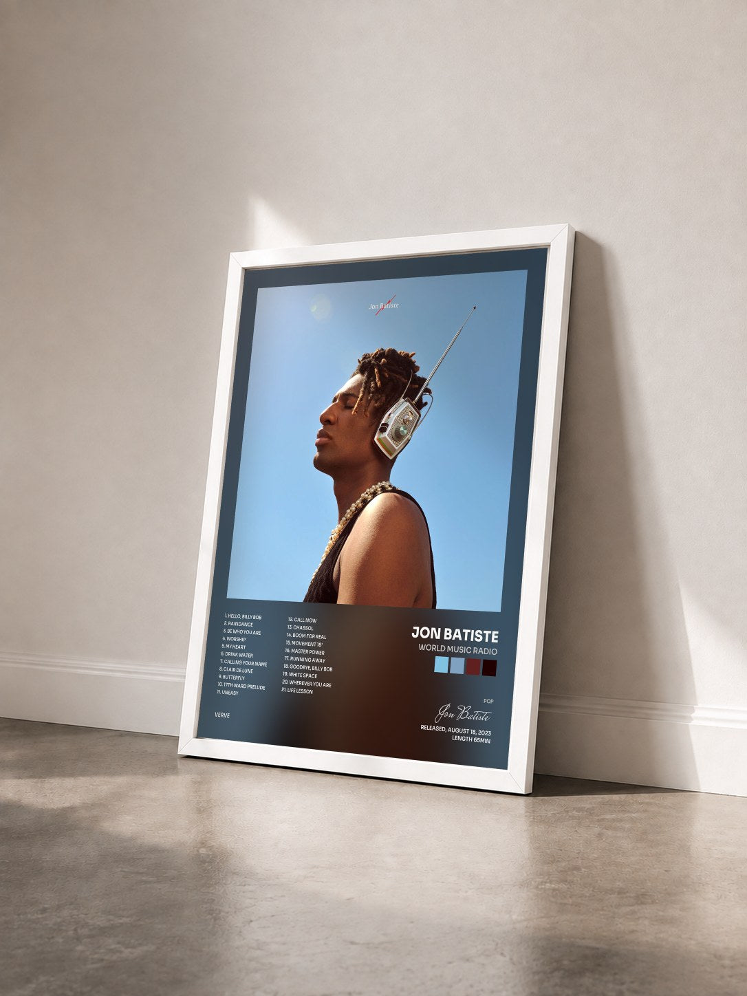 #blanc Tableau de l'album World Music Radio de Jon Batiste vu de trois quarts, cadre blanc