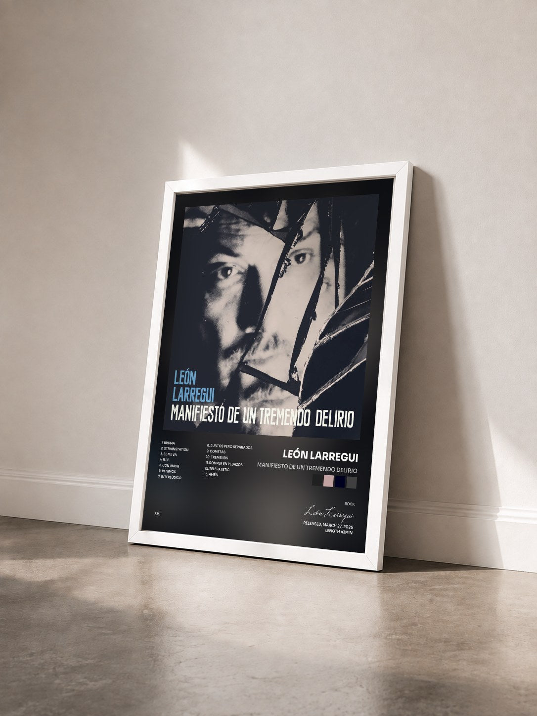 #blanc Tableau de l'album Manifiesto de un Tremendo Delirio de León Larregui vu de trois quarts, cadre blanc