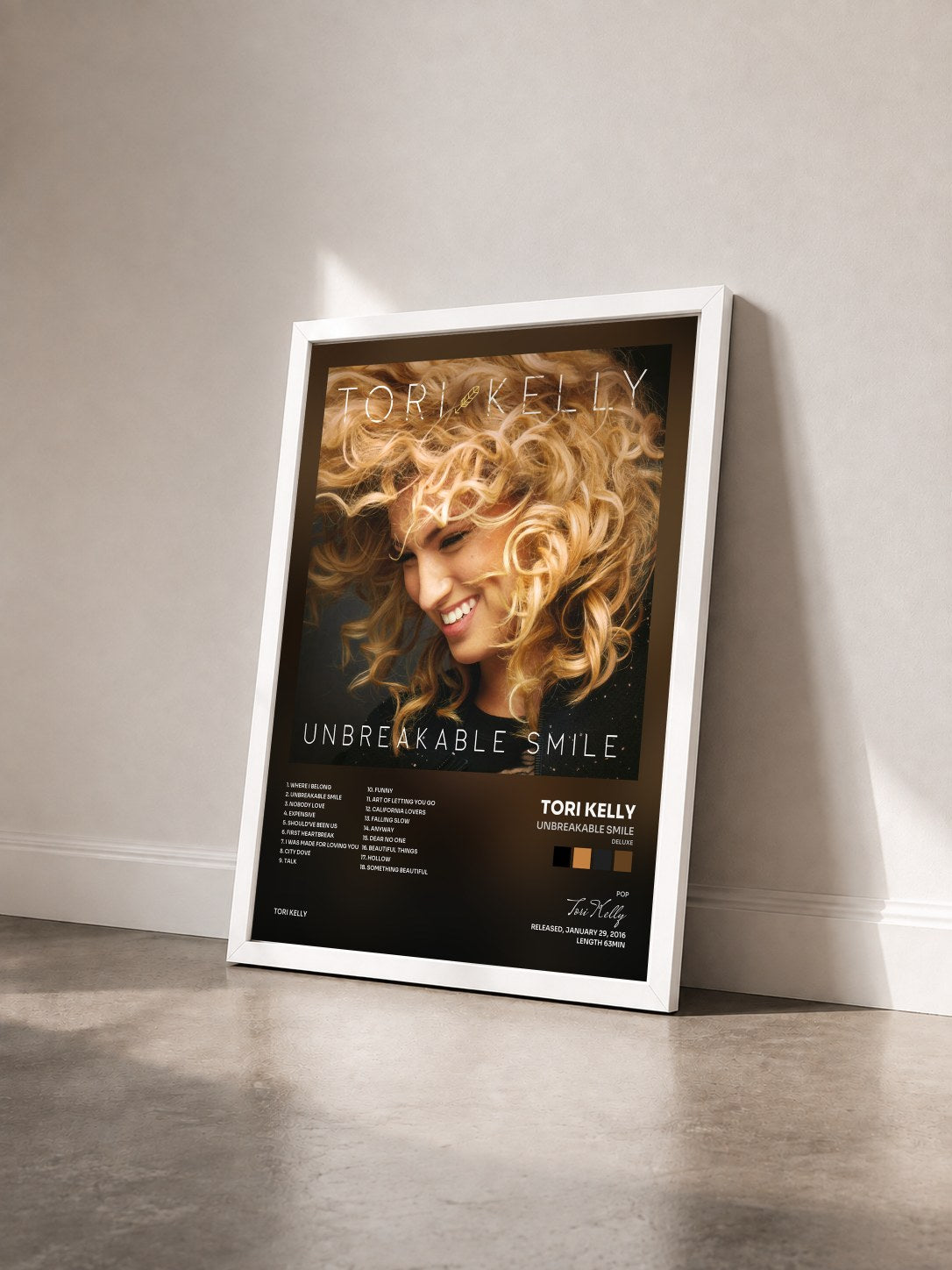 #blanc Tableau de l'album Unbreakable Smile (Deluxe) de Tori Kelly vu de trois quarts, cadre blanc