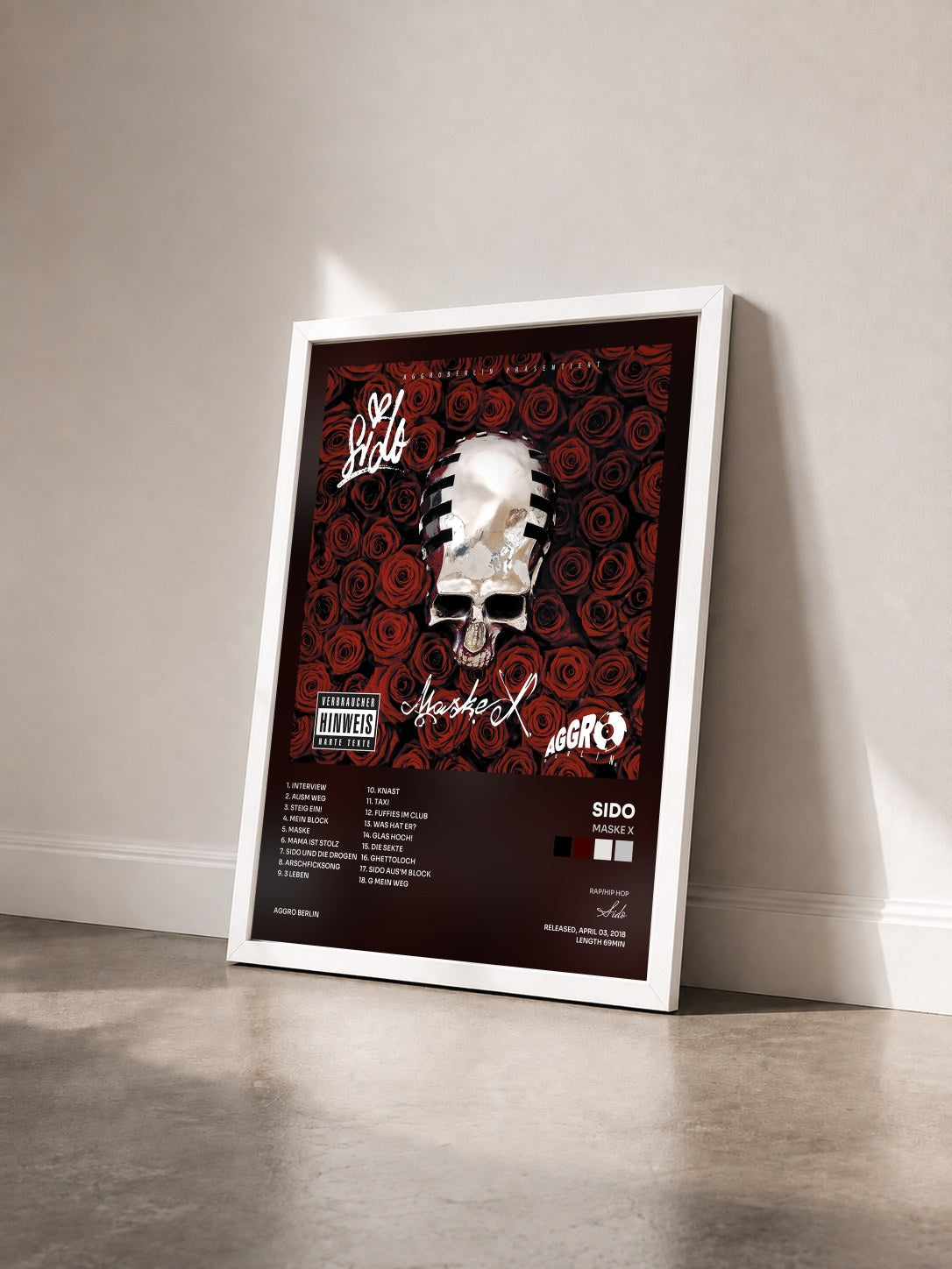 #blanc Tableau de l'album Maske X de Sido vu de trois quarts, cadre blanc