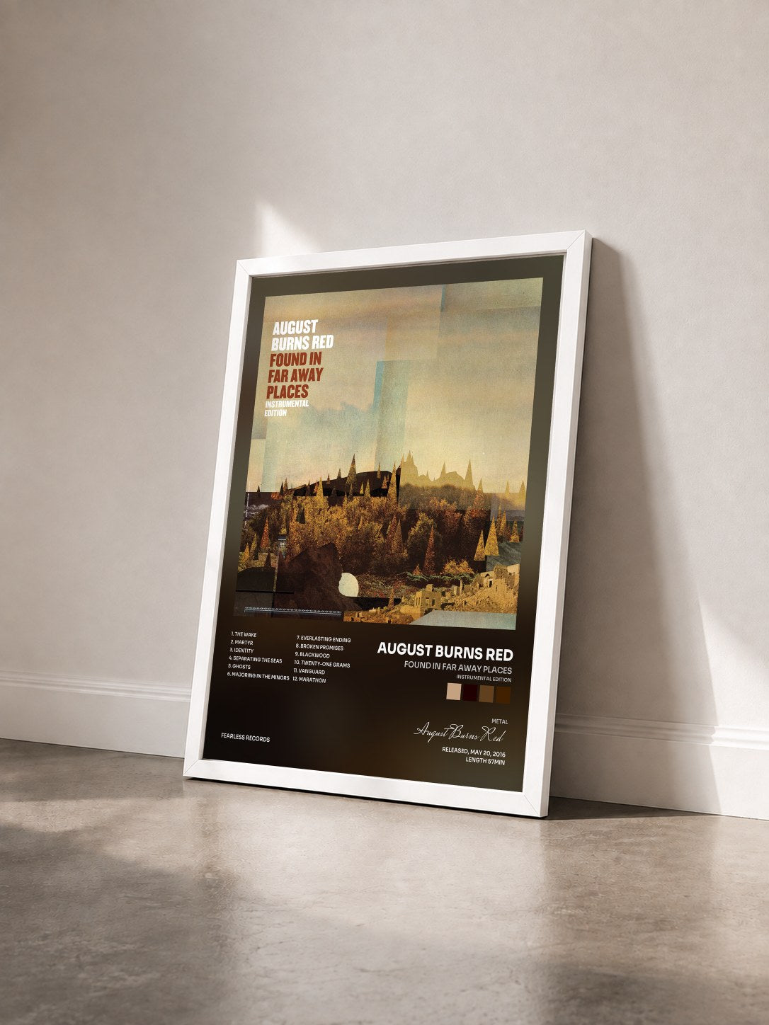 #blanc Tableau de l'album Found In Far Away Places (Instrumental Edition) de August Burns Red vu de trois quarts, cadre blanc