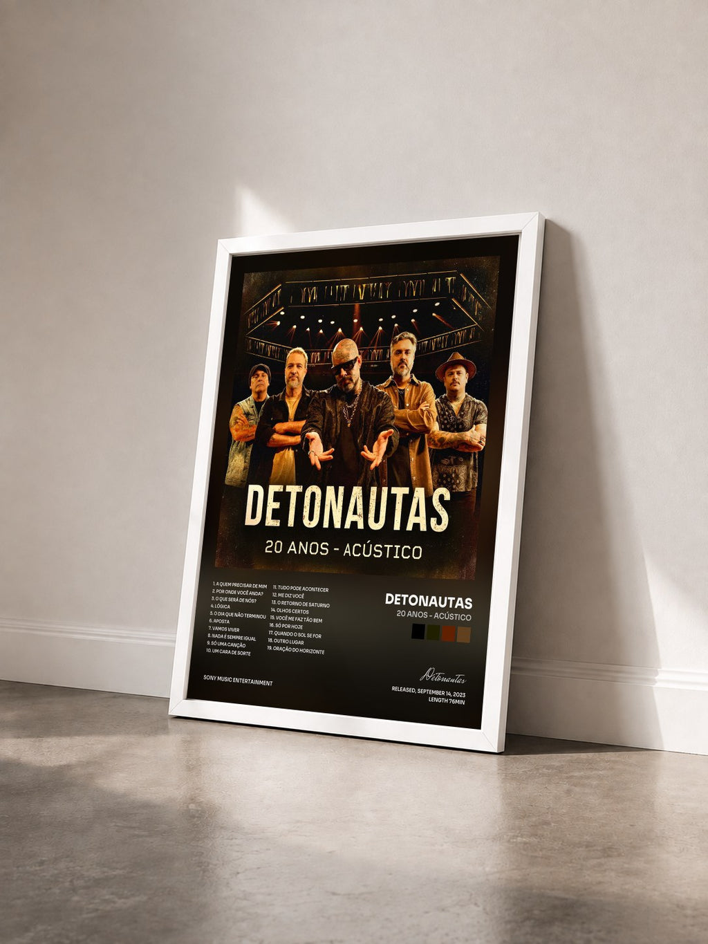 #blanc 20 Anos - Acústico von Detonautas als gerahmter Kunstdruck von schräg gesehen, weißer Rahmen