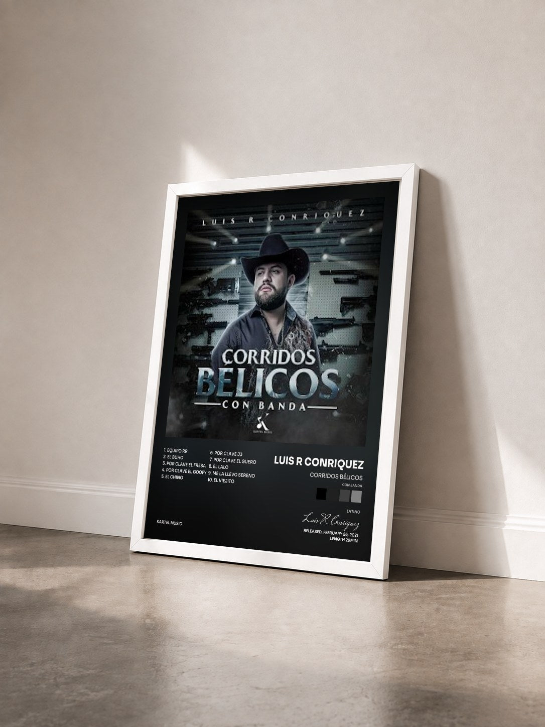 #blanc Tableau de l'album Corridos Bélicos (Con Banda) de Luis R Conriquez vu de trois quarts, cadre blanc