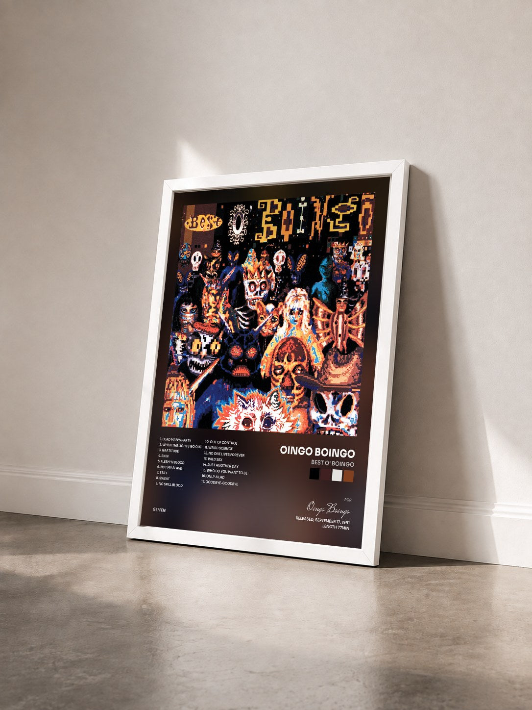 #blanc Tableau de l'album Best O' Boingo de Oingo Boingo vu de trois quarts, cadre blanc