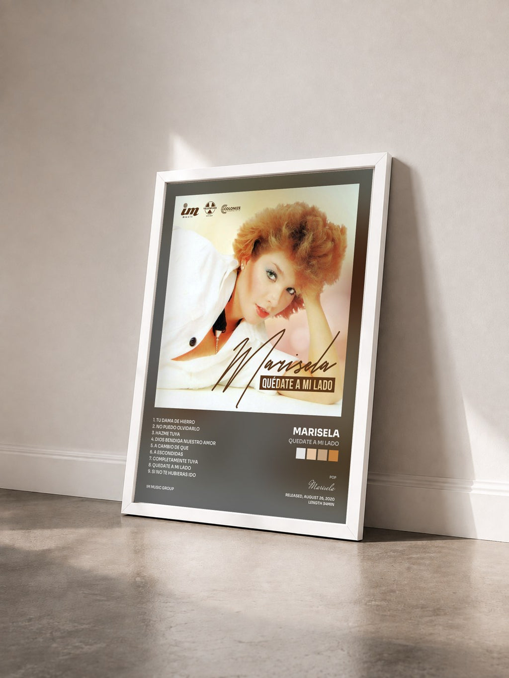 #blanc Tableau de l'album Quedate A Mi Lado de Marisela vu de trois quarts, cadre blanc