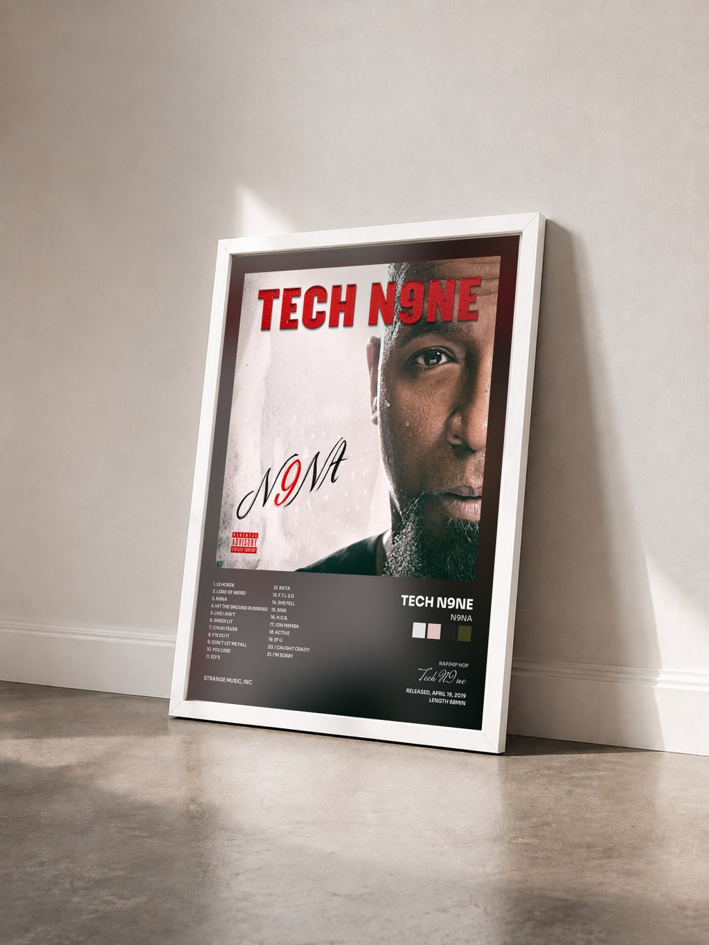 #blanc Tableau de l'album N9NA de Tech N9ne vu de trois quarts, cadre blanc
