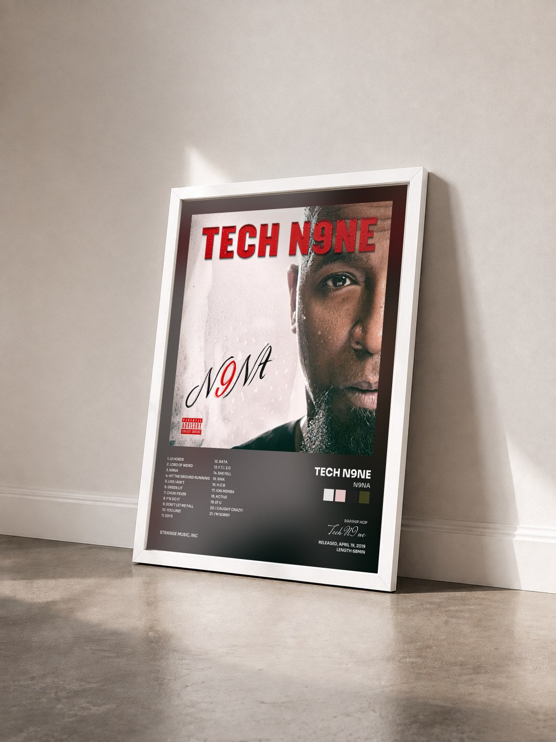 #blanc Tableau de l'album N9NA de Tech N9ne vu de trois quarts, cadre blanc