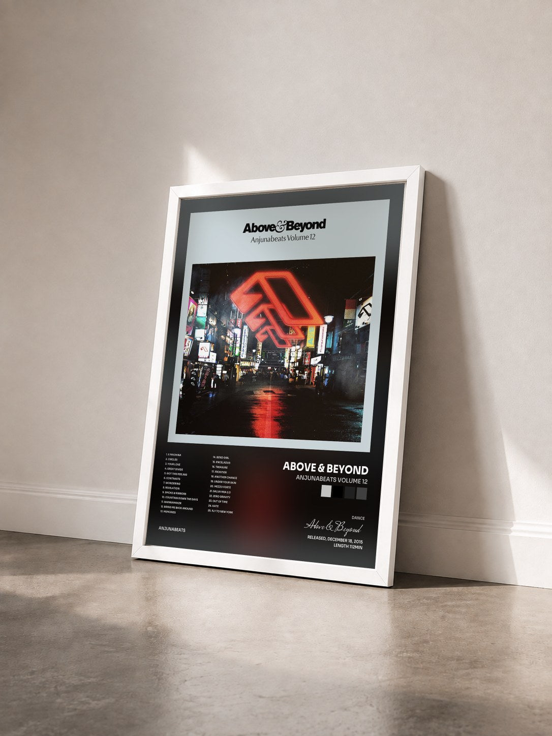 #blanc Tableau de l'album Anjunabeats Volume 12 de Above & Beyond vu de trois quarts, cadre blanc