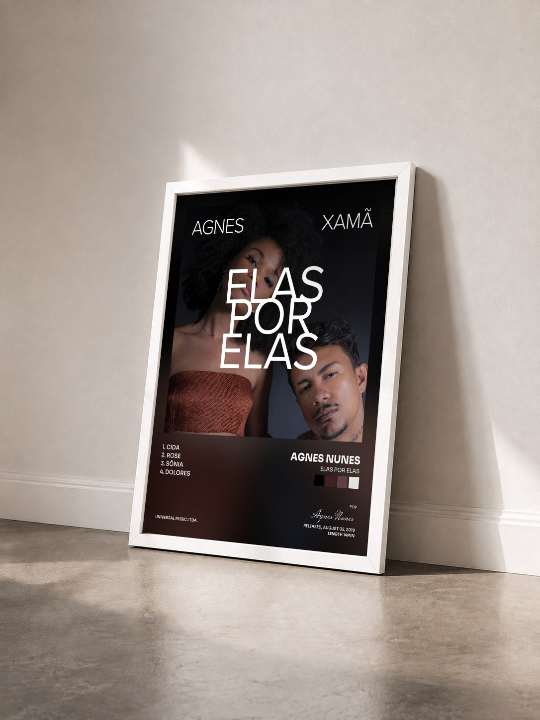 #blanc Tableau de l'album Elas Por Elas de Agnes Nunes vu de trois quarts, cadre blanc