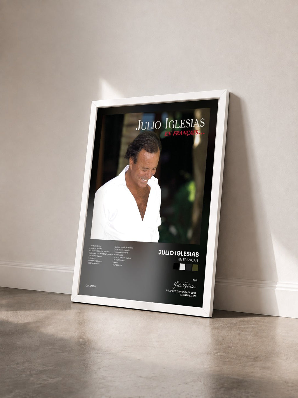 #blanc Tableau de l'album En français de Julio Iglesias vu de trois quarts, cadre blanc